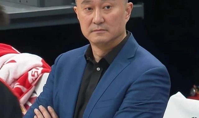 B体育登录入口-广东3消息！杜锋强调球队困难，焦泊乔婉拒归队，萨姆纳伤缺两周